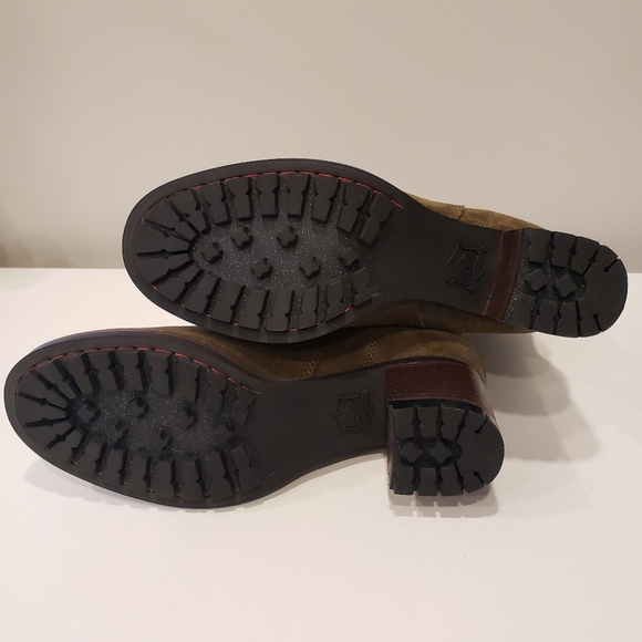 NIB Trask "Madison" Suede Booties - sz 6M - Picture 4 of 9